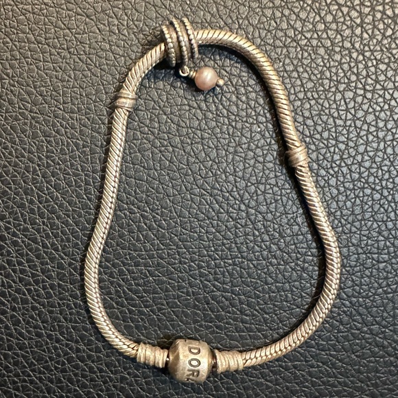 Pandora silver charm bracelet with one charm - Picture 4 of 5